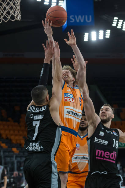 步却不容忽 步却不容忽