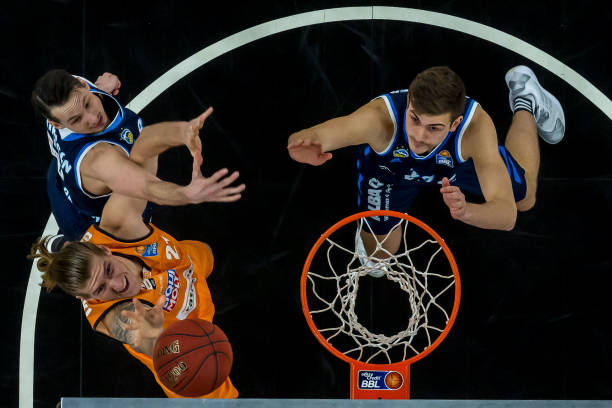 困境中的韧 困境中的韧